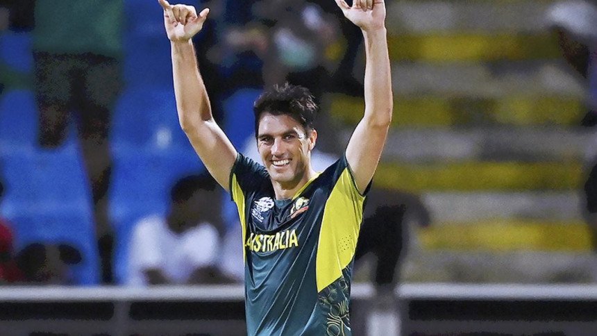 বিশ্বকাপে টানা দুই ম্যাচে হ্যাটট্রিক কামিন্সের