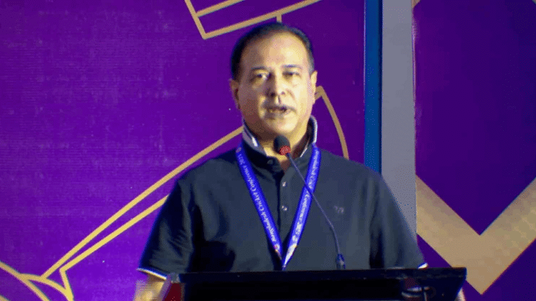 ফুটবলারদের ব্যবহার খারাপ — আসিফ আকবর